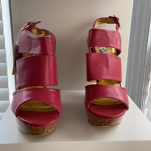 Cashmere - Picture 2 of 5